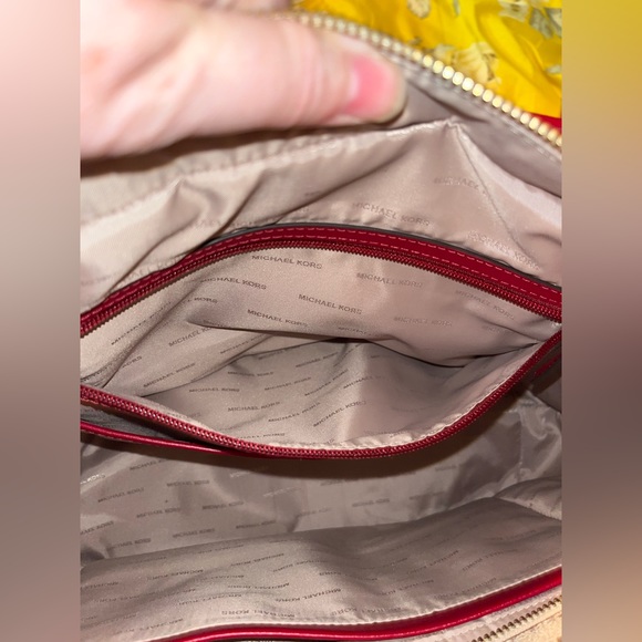 Large Michael Kors Tote Purse - Picture 13 of 15